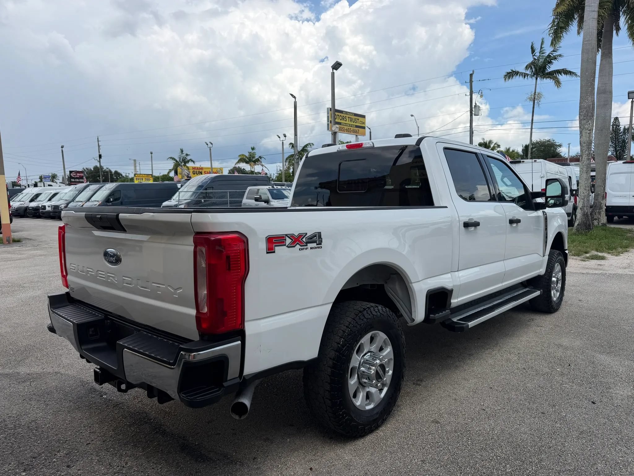 Used 2023 Ford F250 XLT w/ FX4 Off-Road Package AWD/4WD image 6