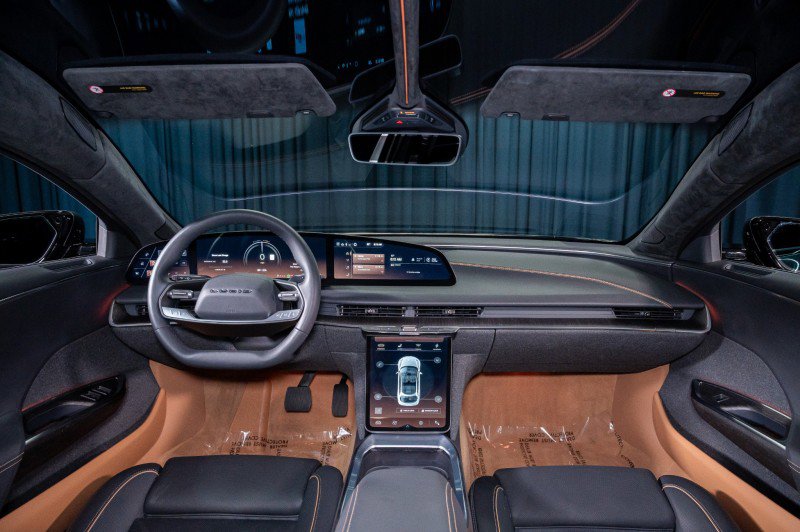 Used 2025 Lucid Air Touring image 29