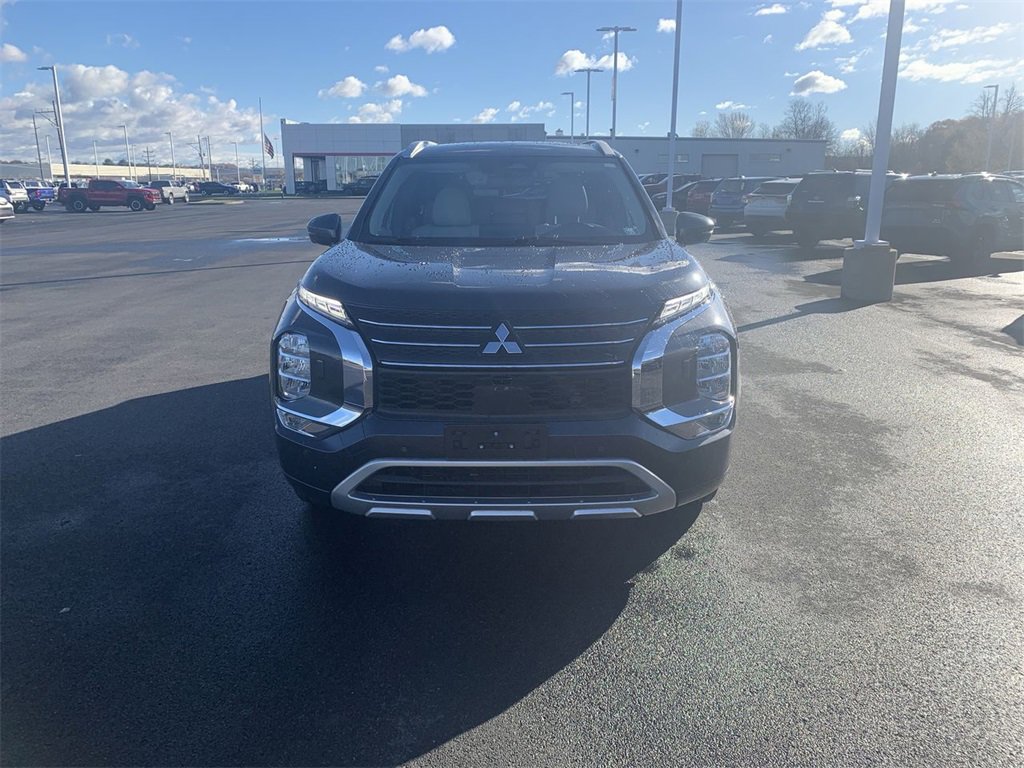 Used 2024 Mitsubishi Outlander SEL image 3