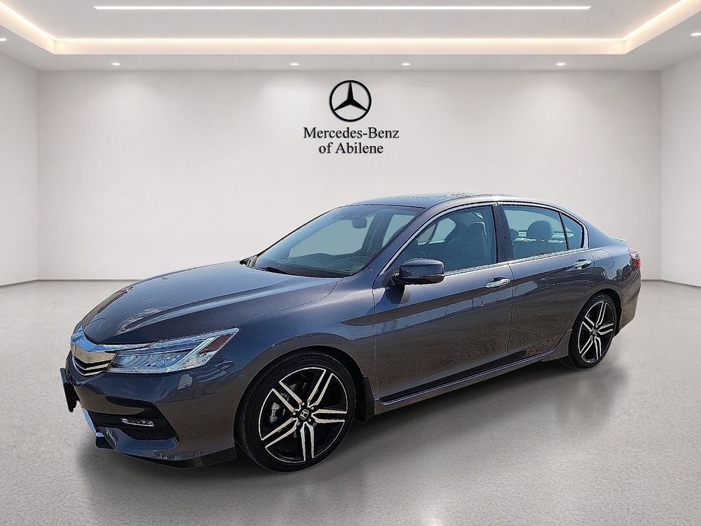Used 2017 Honda Accord Touring image 2