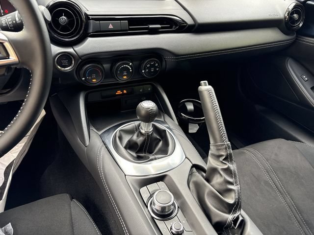 Certified 2025 MAZDA MX-5 Miata Club RWD image 20