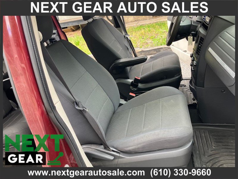 Used 2009 Dodge Grand Caravan SE w/ Climate Group FWD image 12