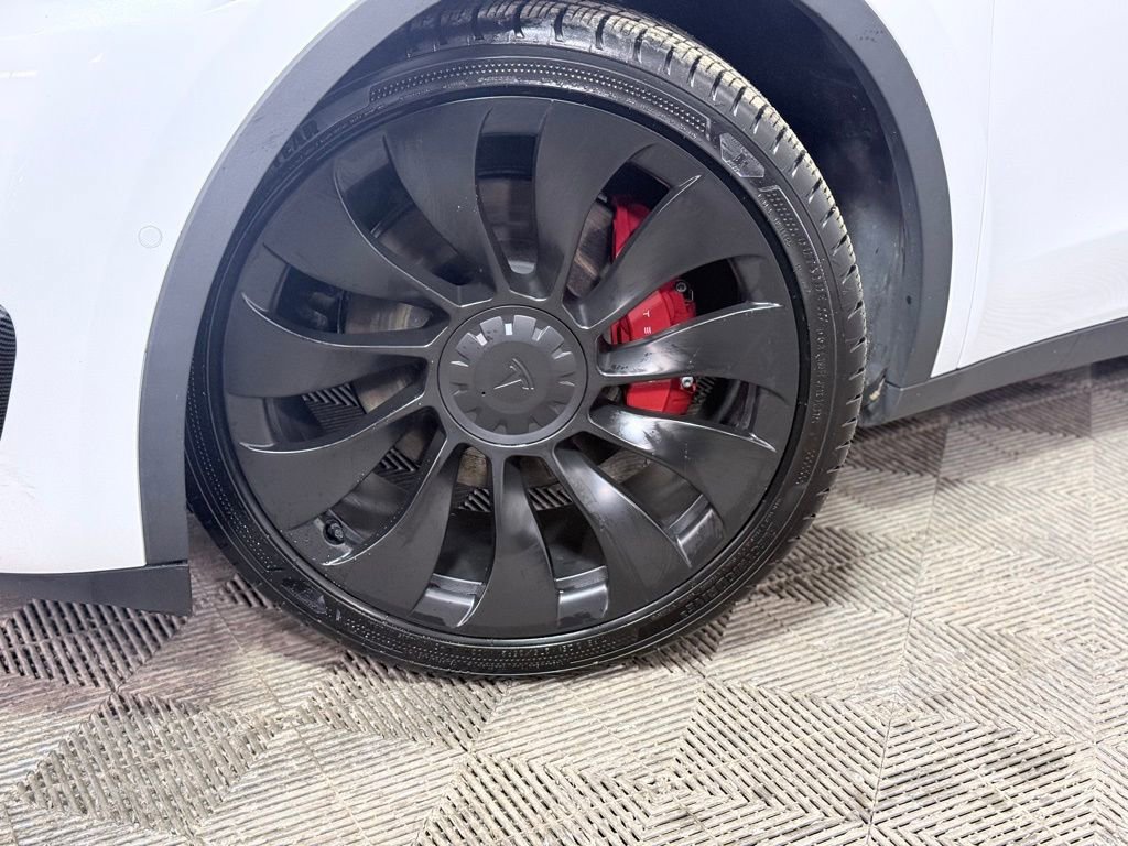 Used 2022 Tesla Model Y Performance image 2