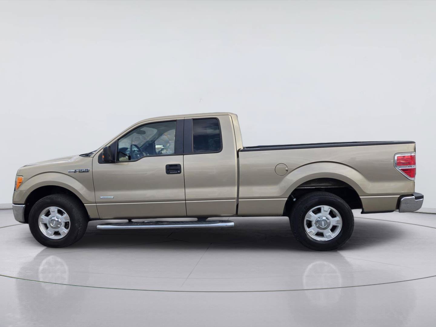 Used 2013 Ford F150 XLT w/ Mid Equipment Group RWD image 5