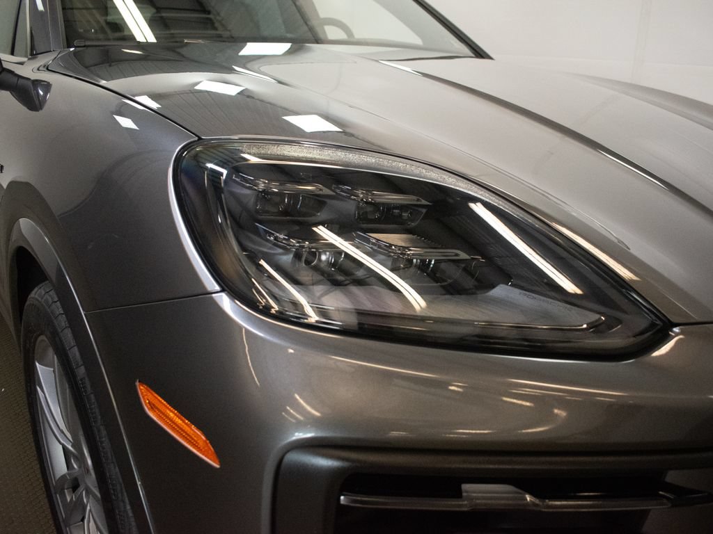 Certified 2026 Porsche Cayenne E-Hybrid AWD/4WD image 11