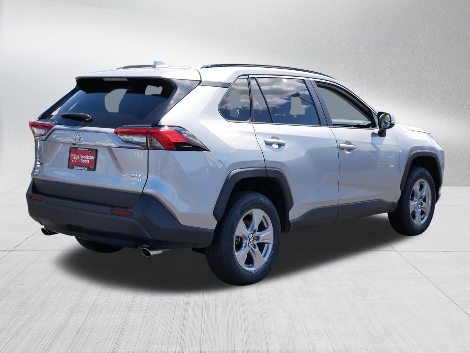 Used 2025 Toyota RAV4 XLE AWD/4WD image 7