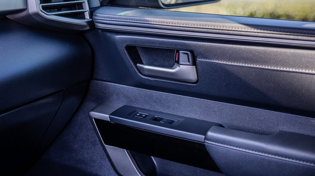 Used 2025 Toyota Tundra Limited image 11