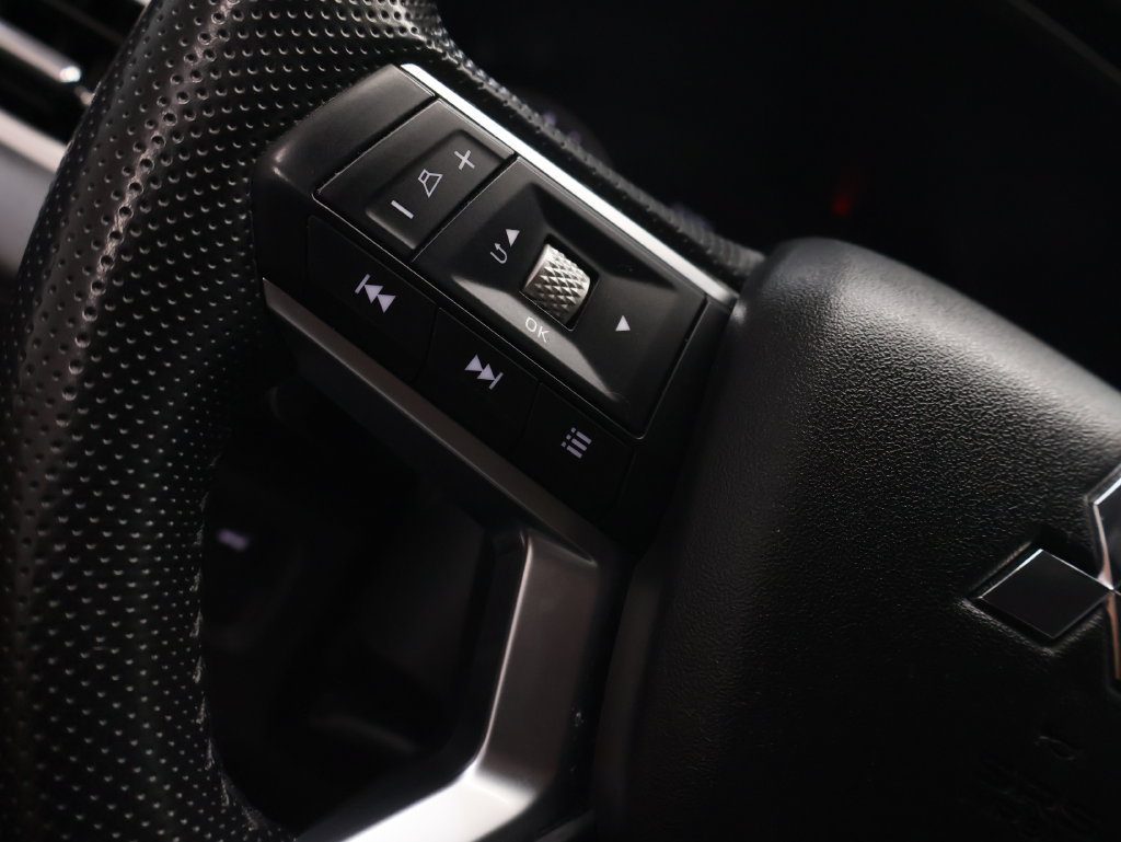Used 2024 Mitsubishi Outlander SE FWD image 20