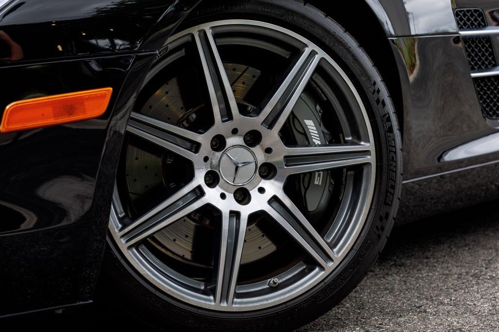 Used 2011 Mercedes-Benz SLS AMG Coupe image 27