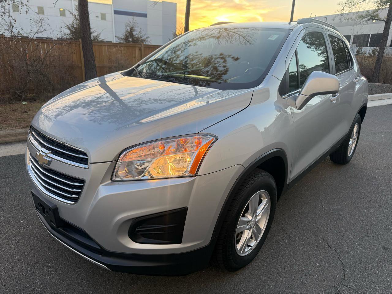 Used 2016 Chevrolet Trax LT w/ LT Convenience Package image 2