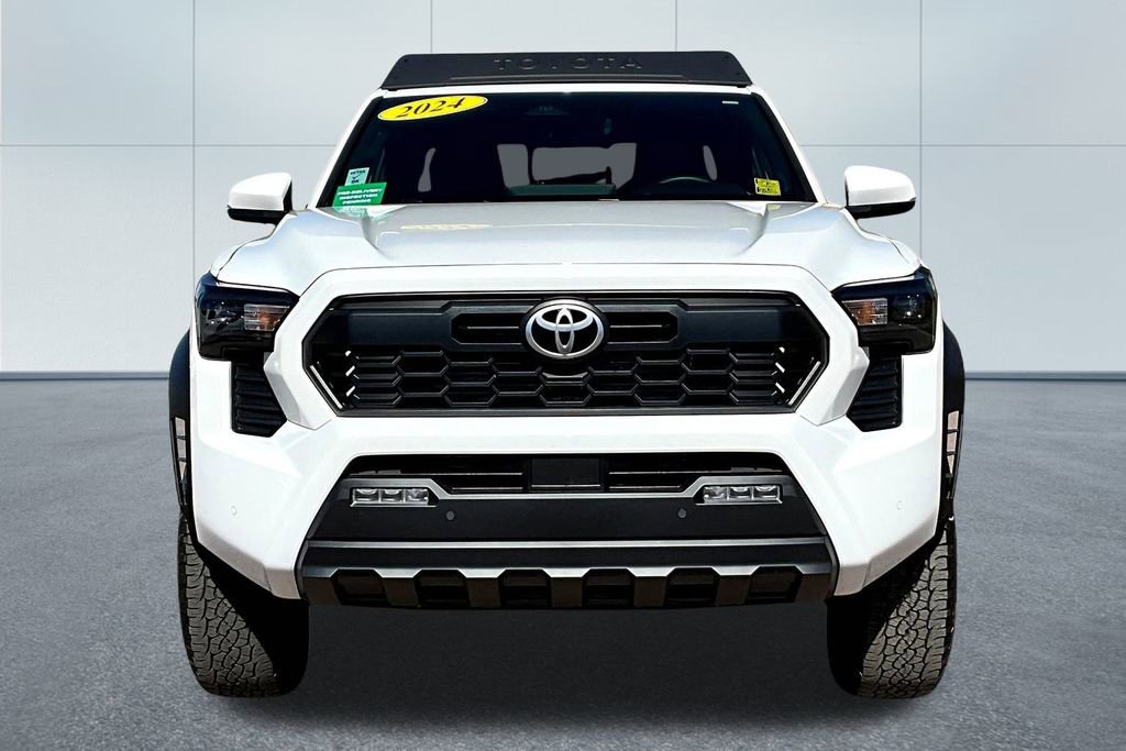 Used 2024 Toyota Tacoma TRD Off-Road image 3
