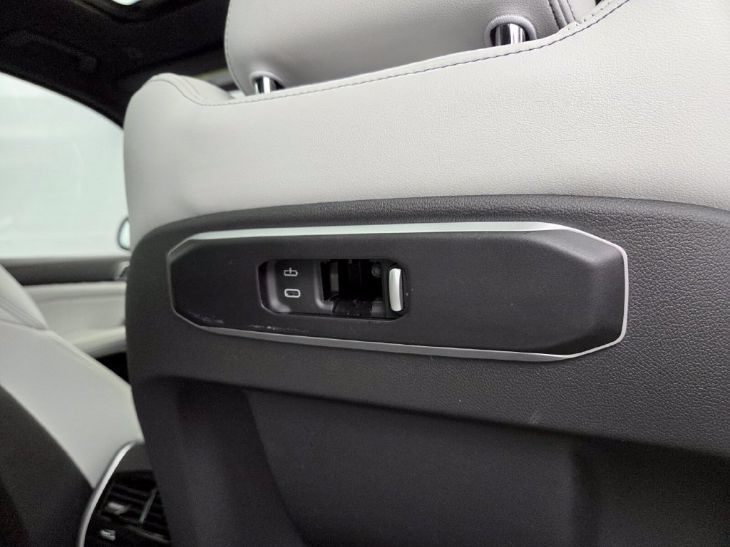 Certified 2024 BMW X5 xDrive40i w/ M Sport Package AWD/4WD image 20