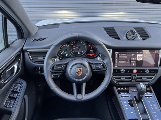New 2026 Porsche Macan image 18