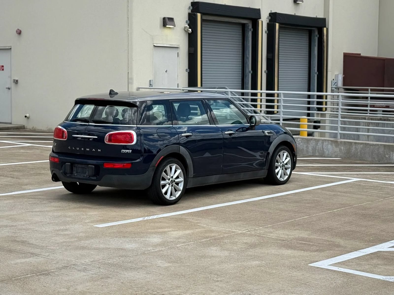 Used 2016 MINI Cooper Clubman FWD image 8