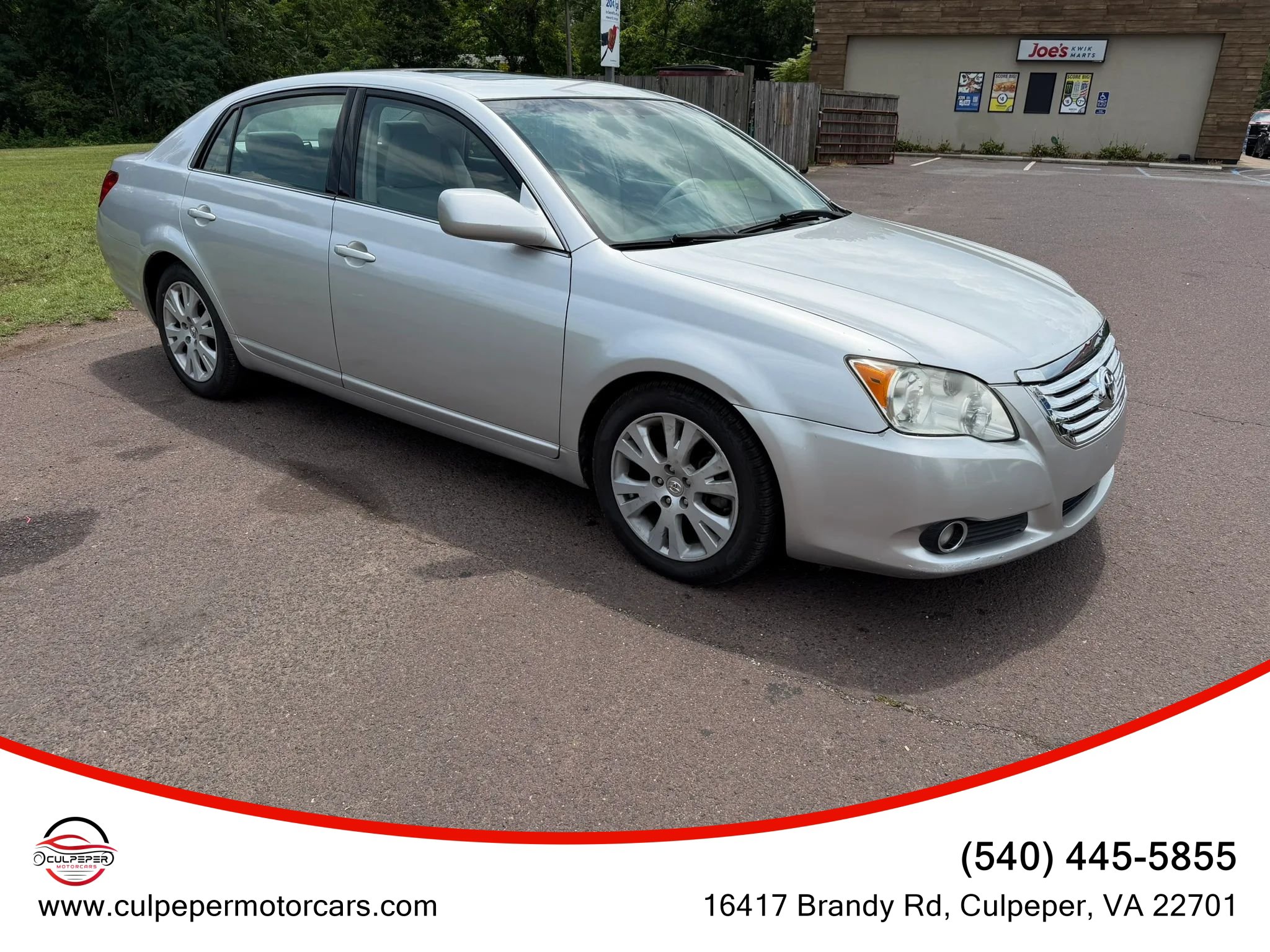 Used 2010 Toyota Avalon XLS FWD image 6