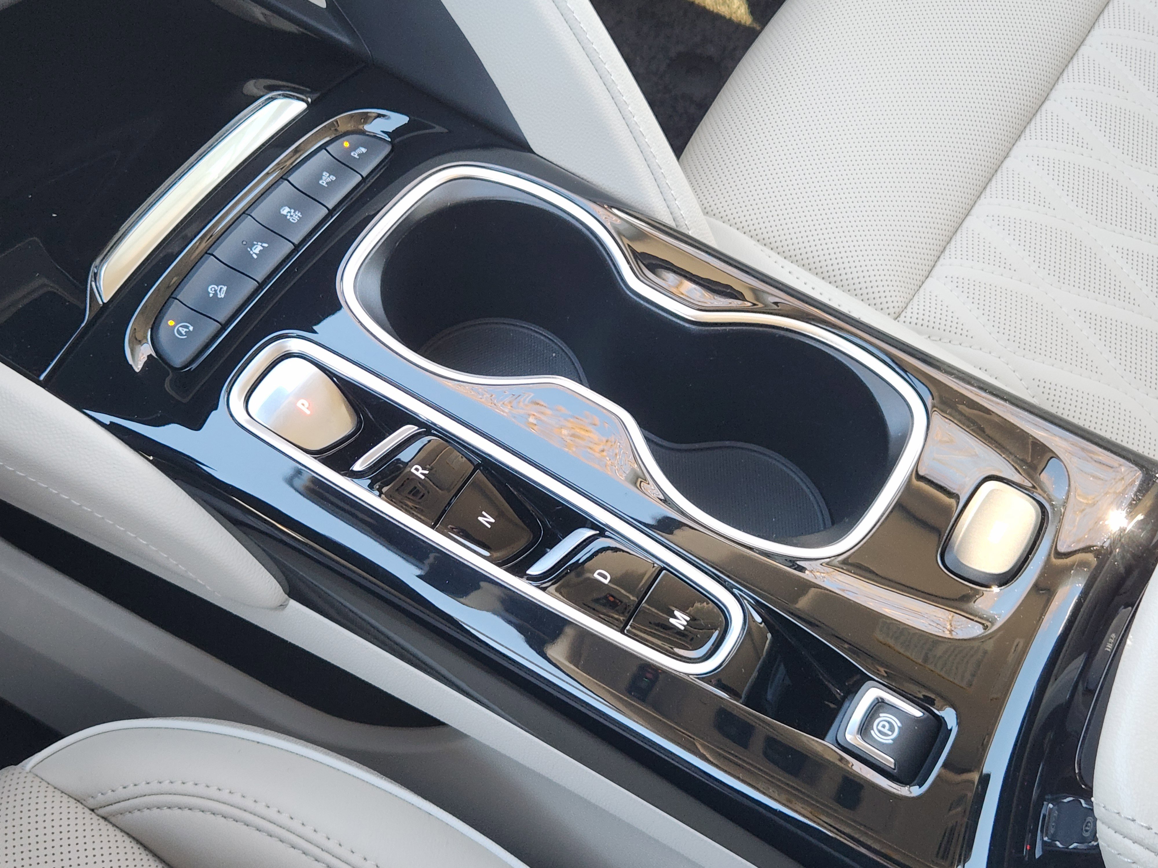 Used 2023 Buick Envision Avenir image 23