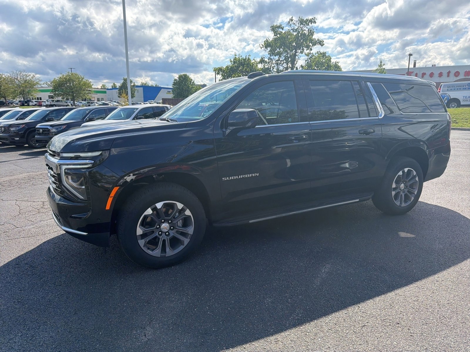 Used 2026 Chevrolet Suburban LS AWD/4WD image 9