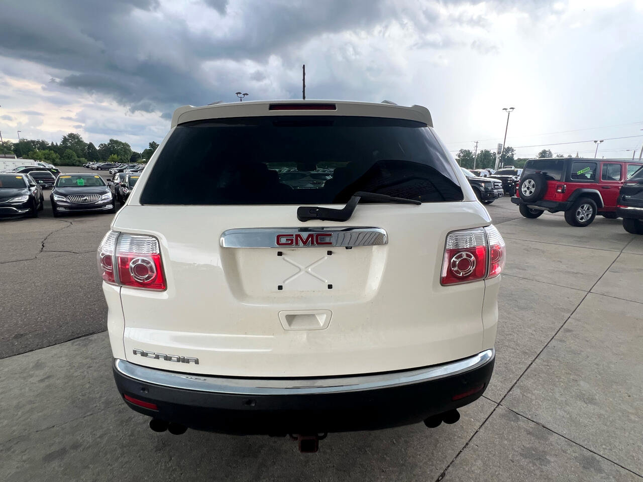 Used 2011 GMC Acadia SLE image 6