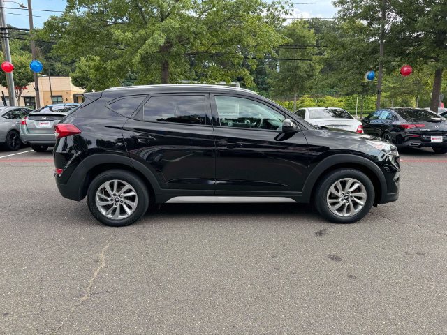 Used 2017 Hyundai Tucson SE w/ SE Popular Package 02 AWD/4WD image 9