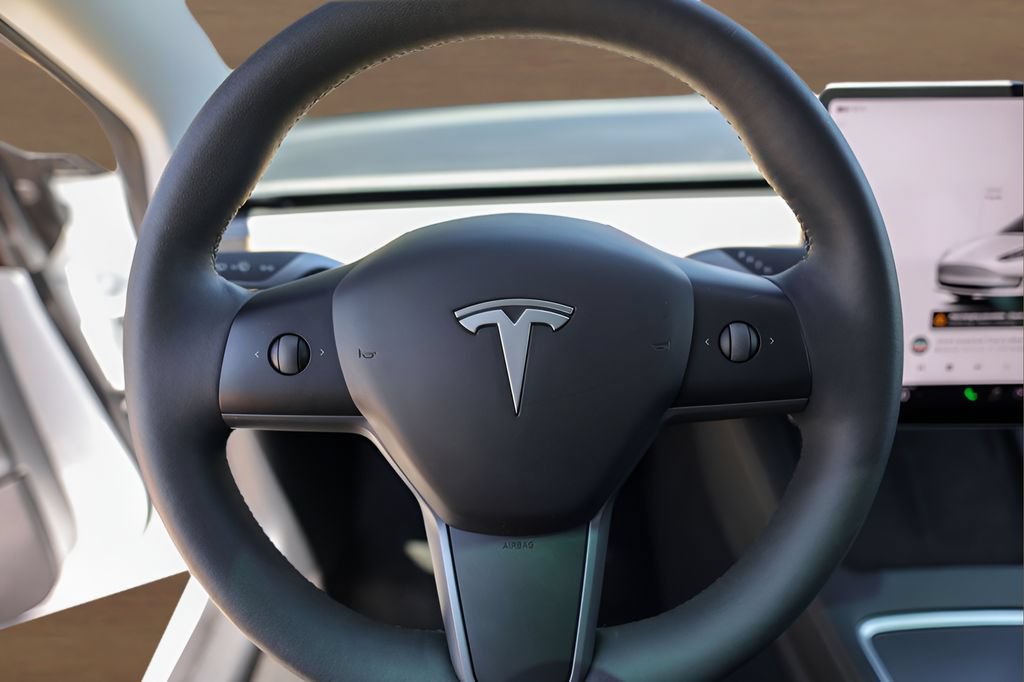 Used 2023 Tesla Model 3 Standard Range RWD image 11