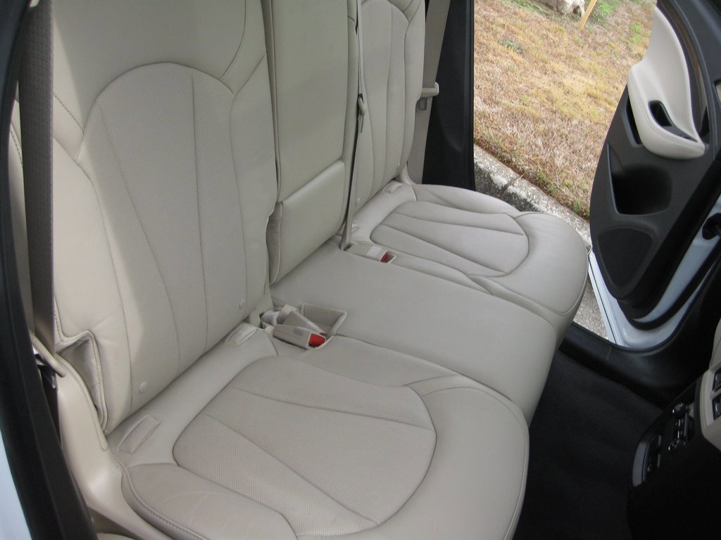 Used 2017 Buick Envision Essence FWD image 34