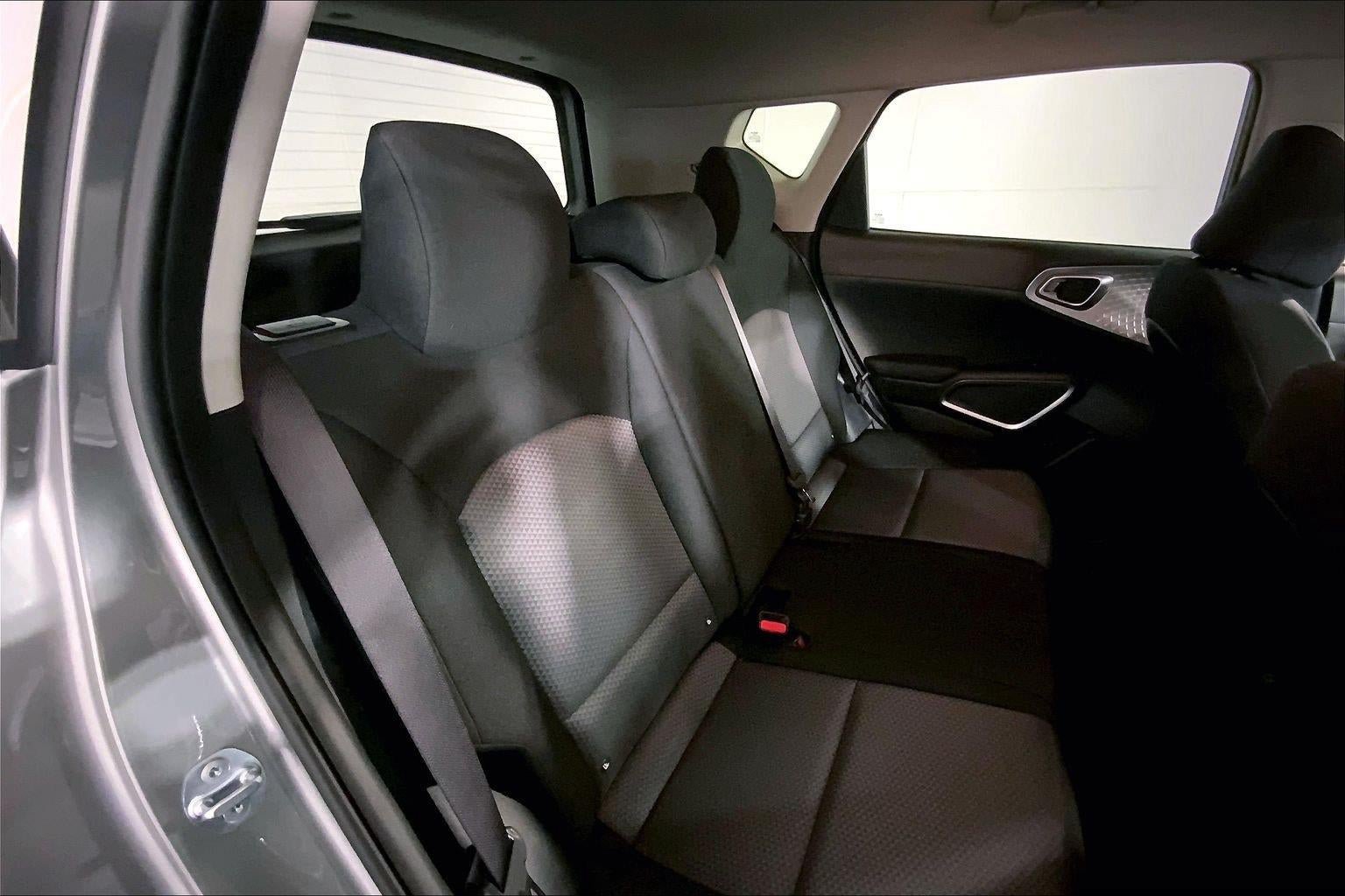 Certified 2025 Kia Soul LX FWD image 23