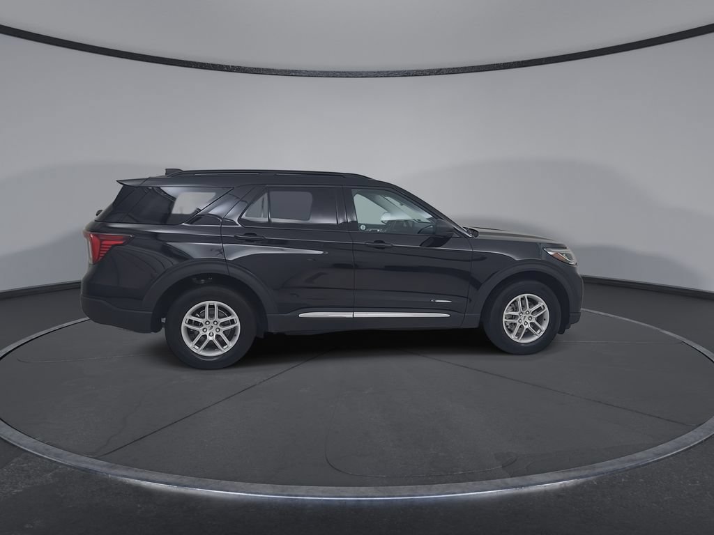 Used 2025 Ford Explorer Active AWD/4WD image 17