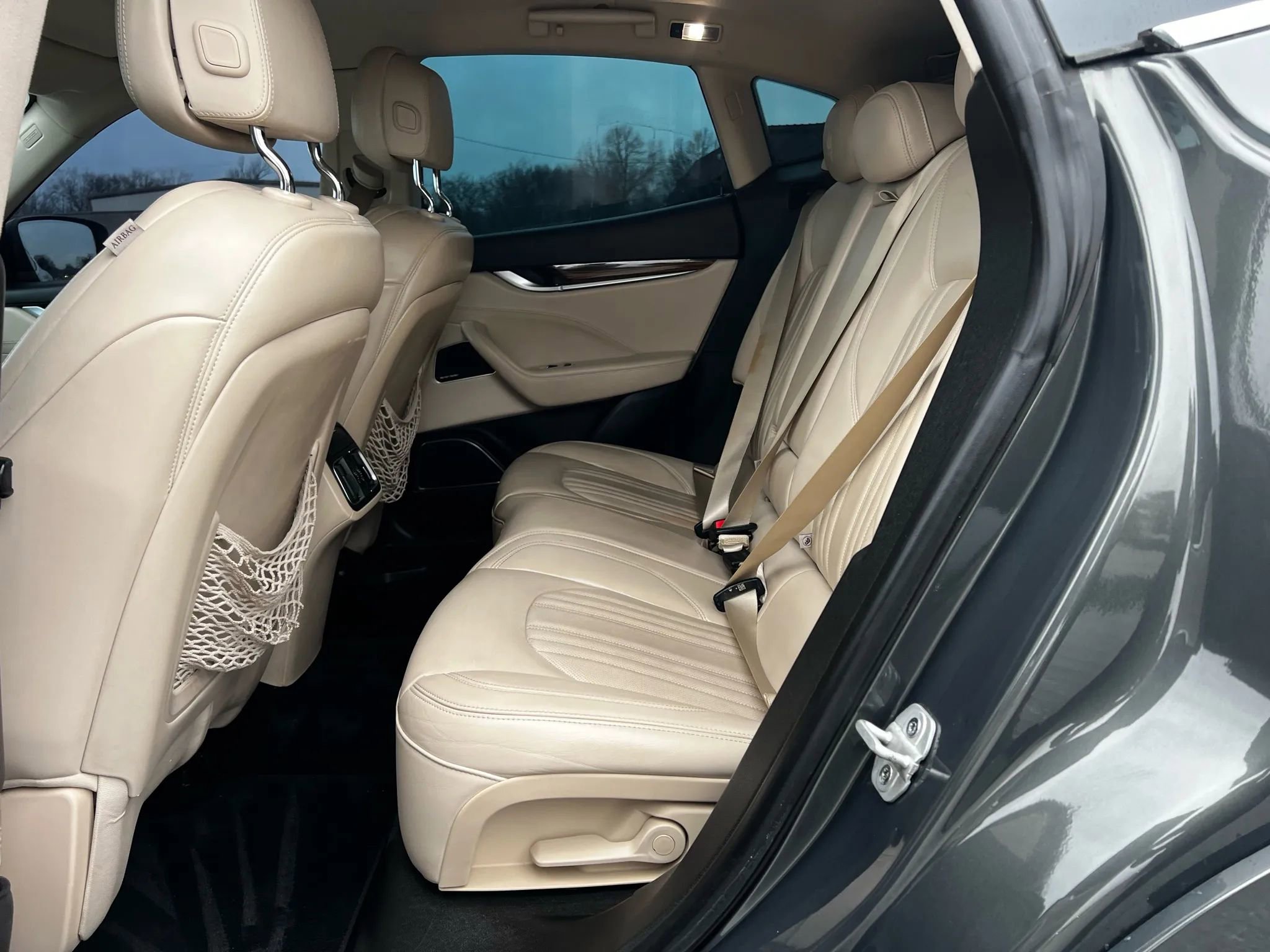 Used 2018 Maserati Levante GranLusso image 11