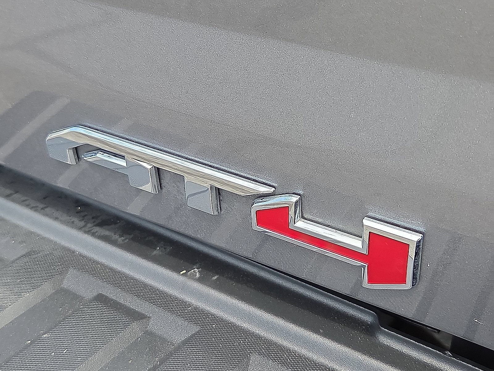 Certified 2022 GMC Canyon AT4 w/ Trailering Package AWD/4WD image 16