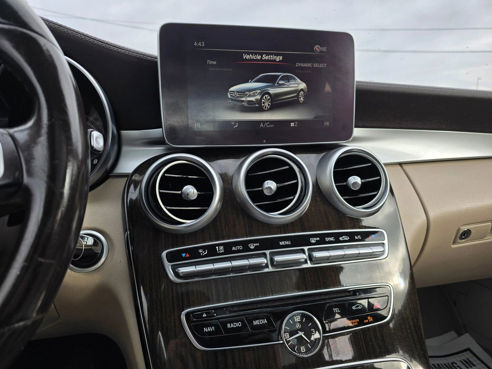 Used 2017 Mercedes-Benz C 300 4MATIC Sedan w/ Premium 3 Package image 28