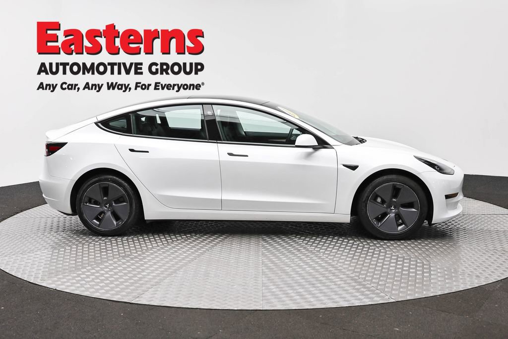Used 2023 Tesla Model 3 Standard Range image 4