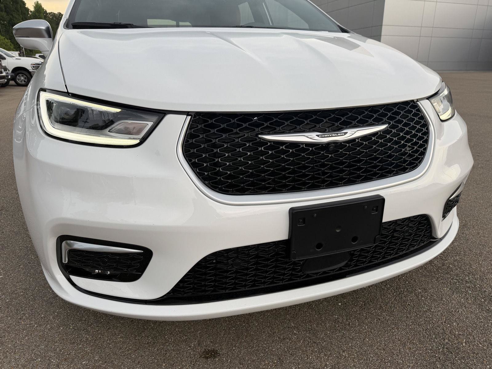 Certified 2024 Chrysler Pacifica Pinnacle AWD/4WD image 24