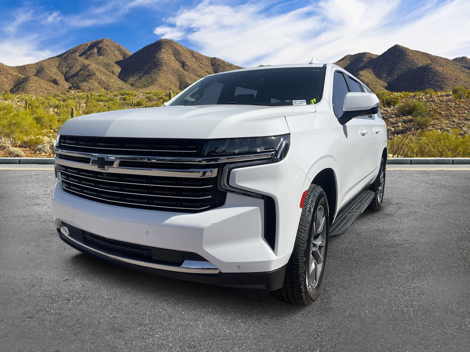 Used 2022 Chevrolet Suburban LT w/ LT Signature Plus Package RWD image 2