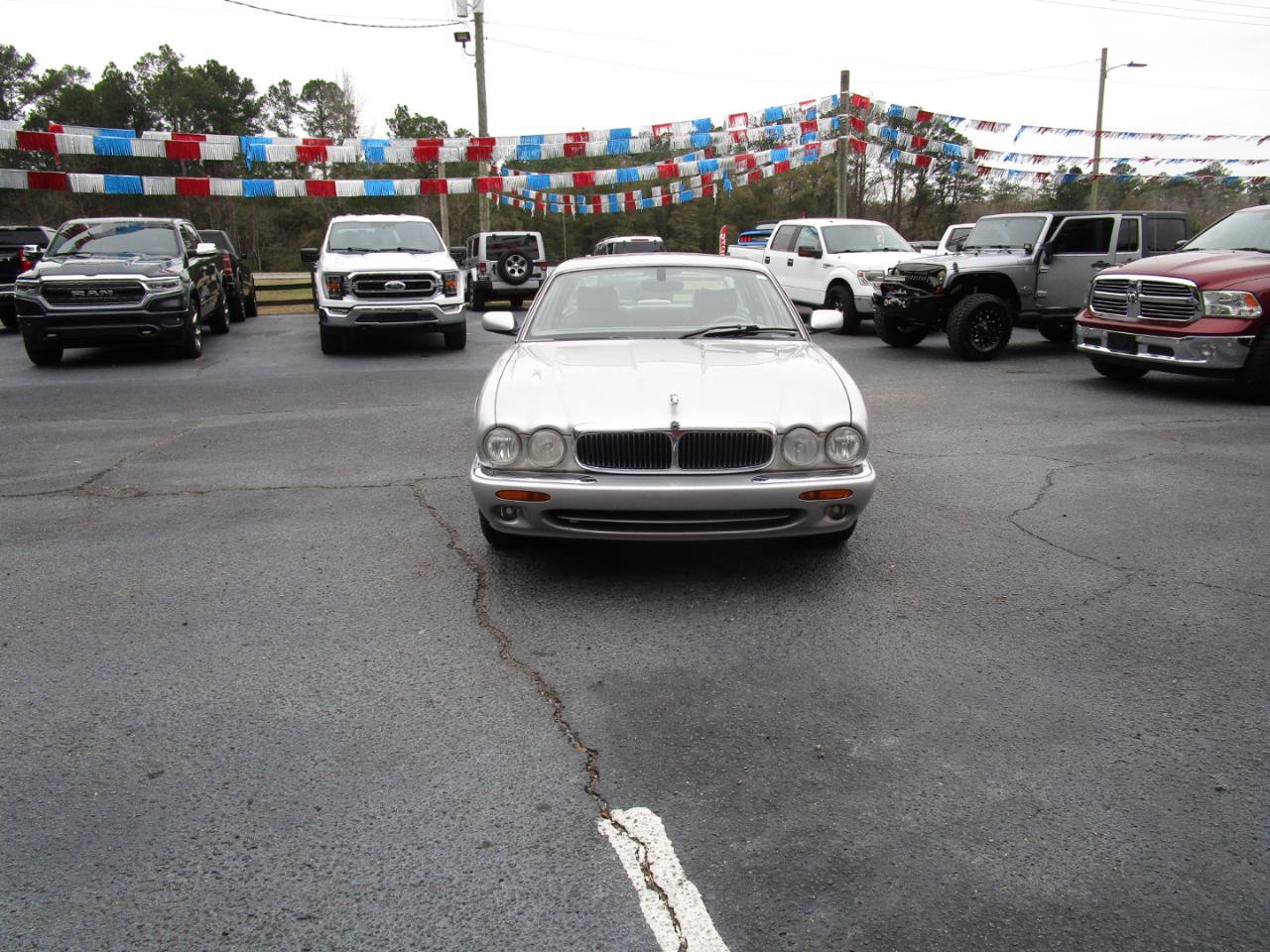 Used 2001 Jaguar XJ8 image 7