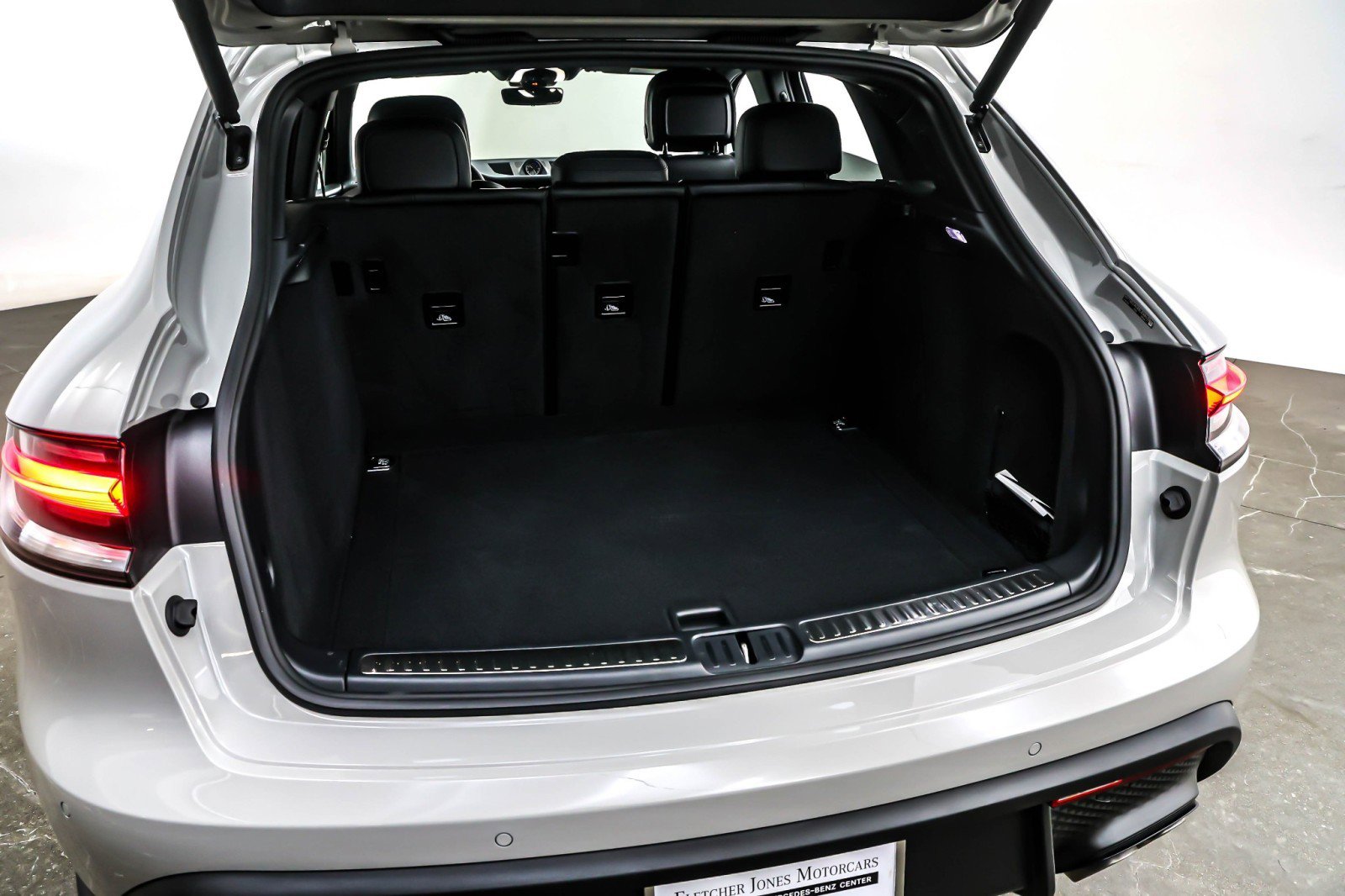 Used 2024 Porsche Macan S image 23