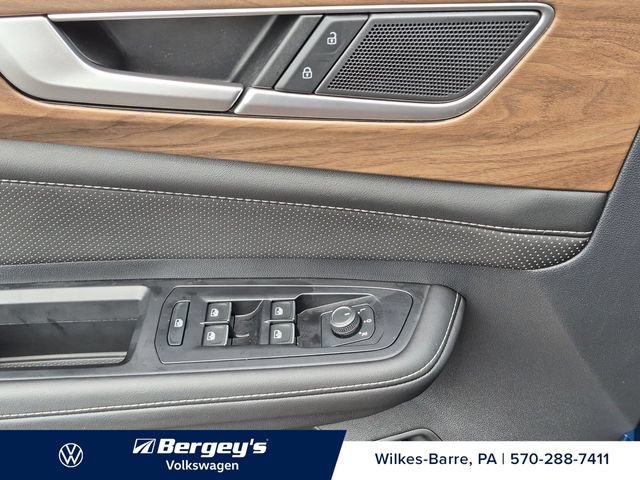 Certified 2025 Volkswagen Atlas SE AWD/4WD image 15