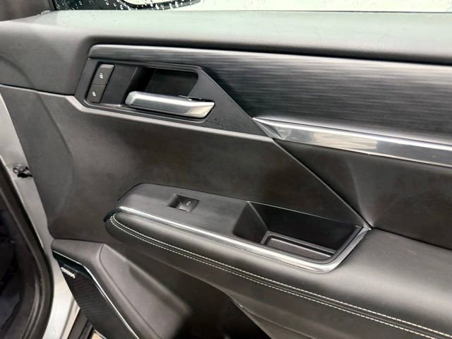 Used 2025 GMC Acadia Elevation image 21