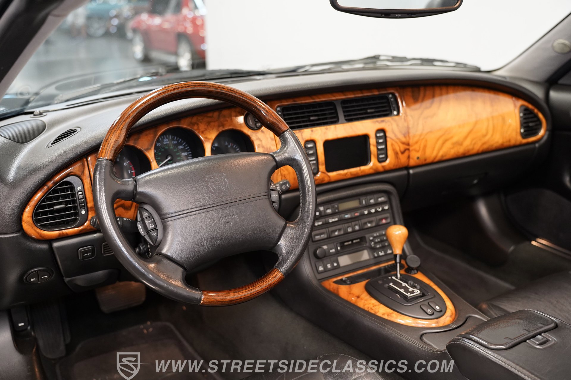 Used 2002 Jaguar XK8 Convertible image 4