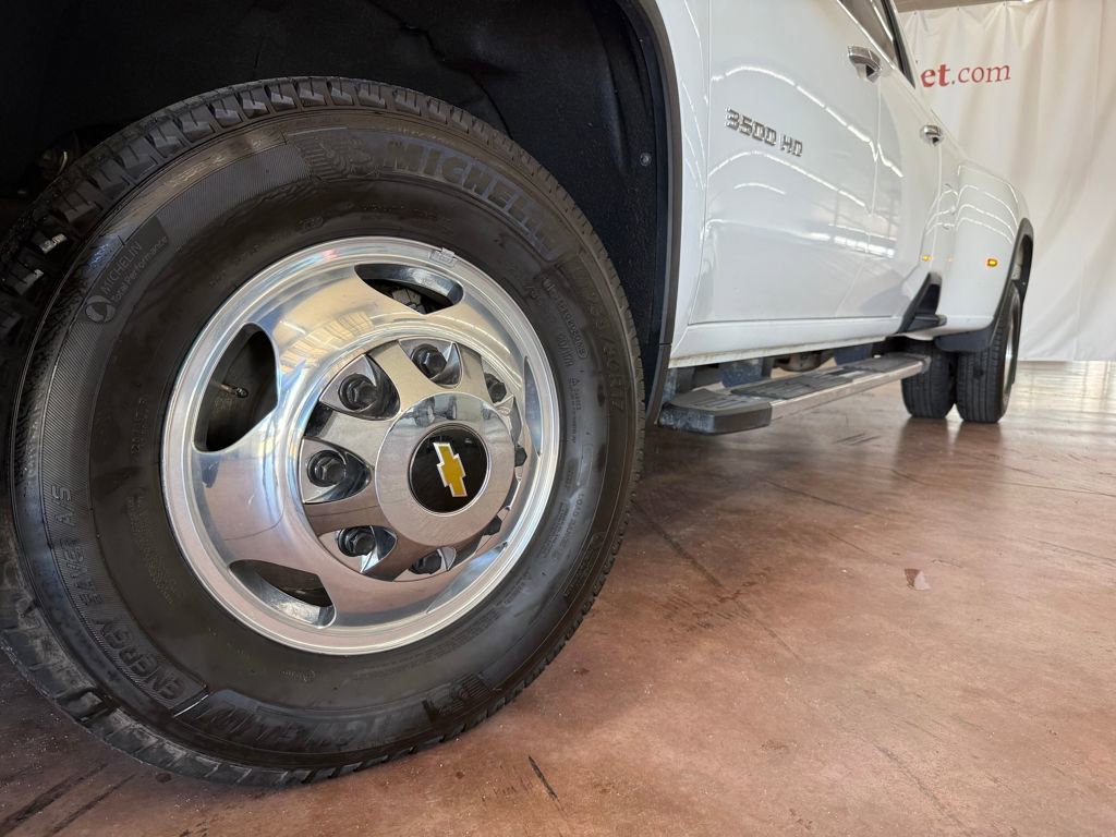 Used 2022 Chevrolet Silverado 3500 High Country w/ Technology Package image 26
