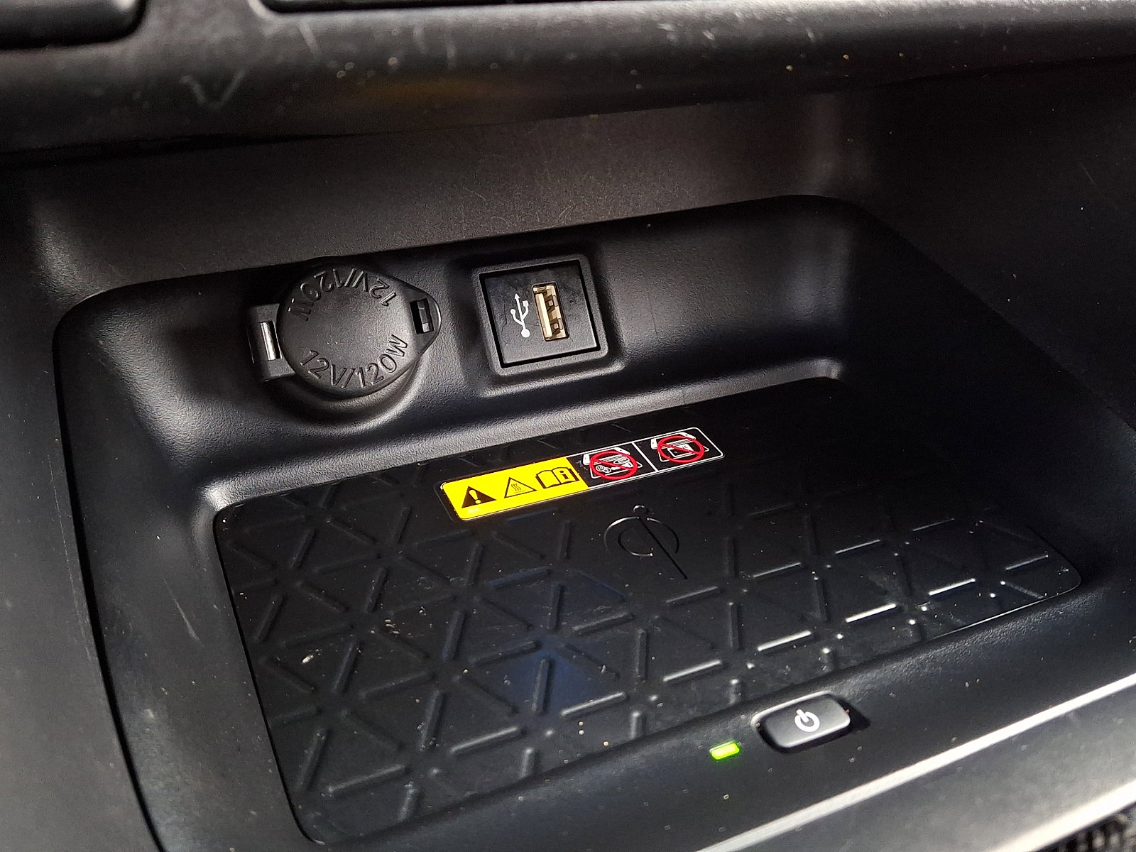 Used 2024 Toyota RAV4 XSE w/ Premium Package image 25