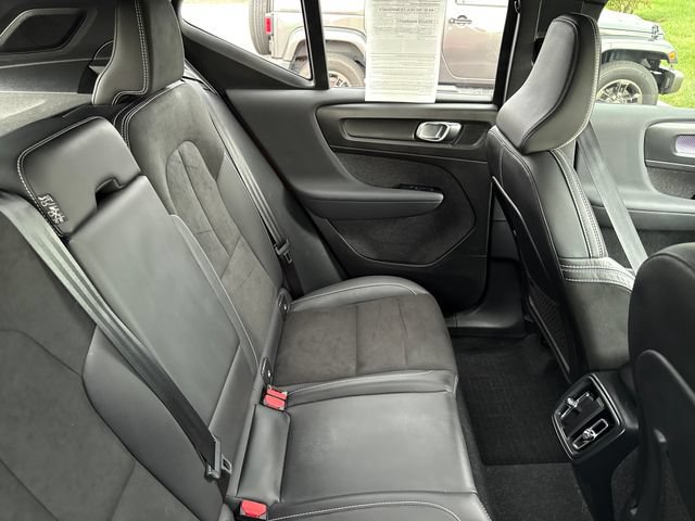 Used 2022 Volvo XC40 T5 R-Design w/ Climate Package AWD/4WD image 13