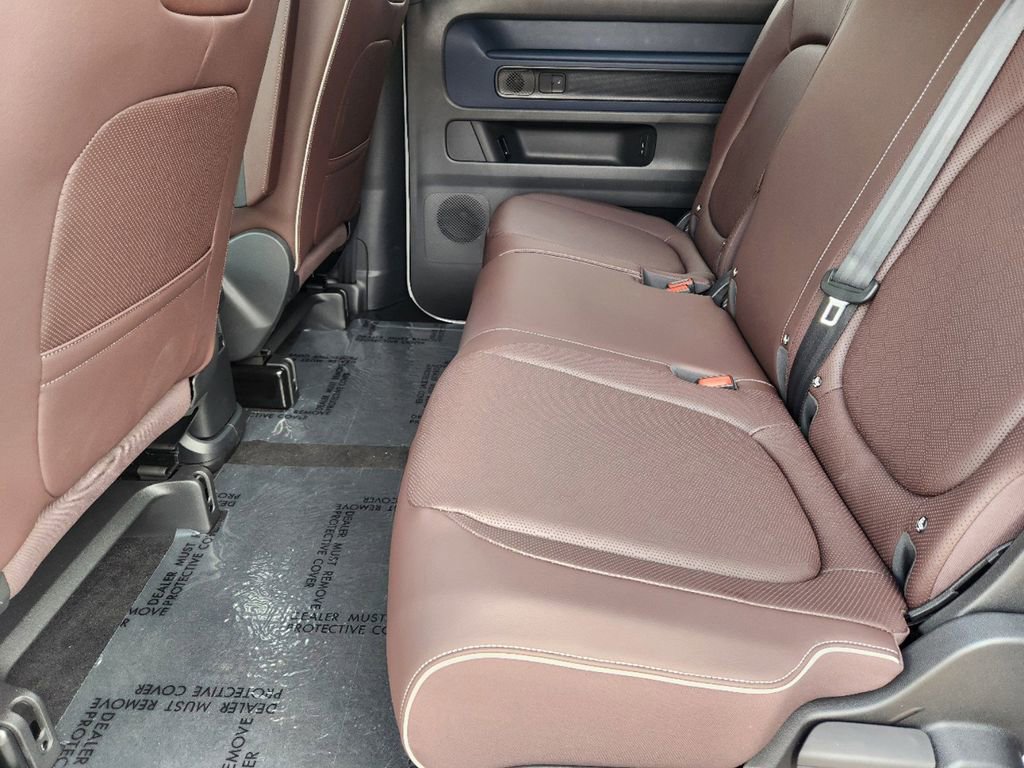 New 2025 Volkswagen ID. Buzz Pro S image 21