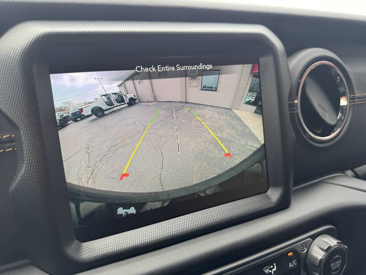 Used 2023 Jeep Wrangler 4WD Unlimited High Altitude image 14