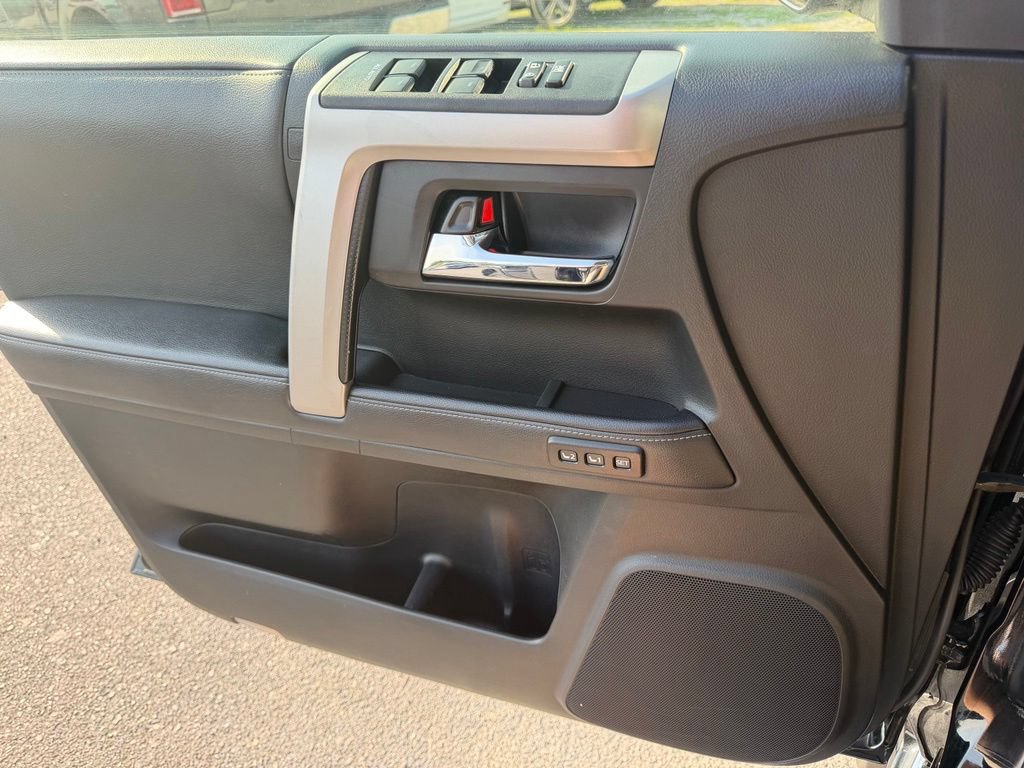 Used 2017 Toyota 4Runner Limited AWD/4WD image 16