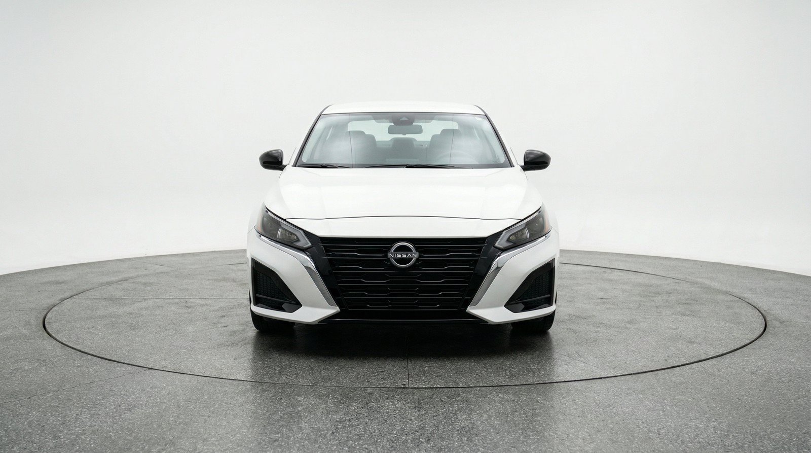 Used 2025 Nissan Altima 2.5 SV FWD image 2