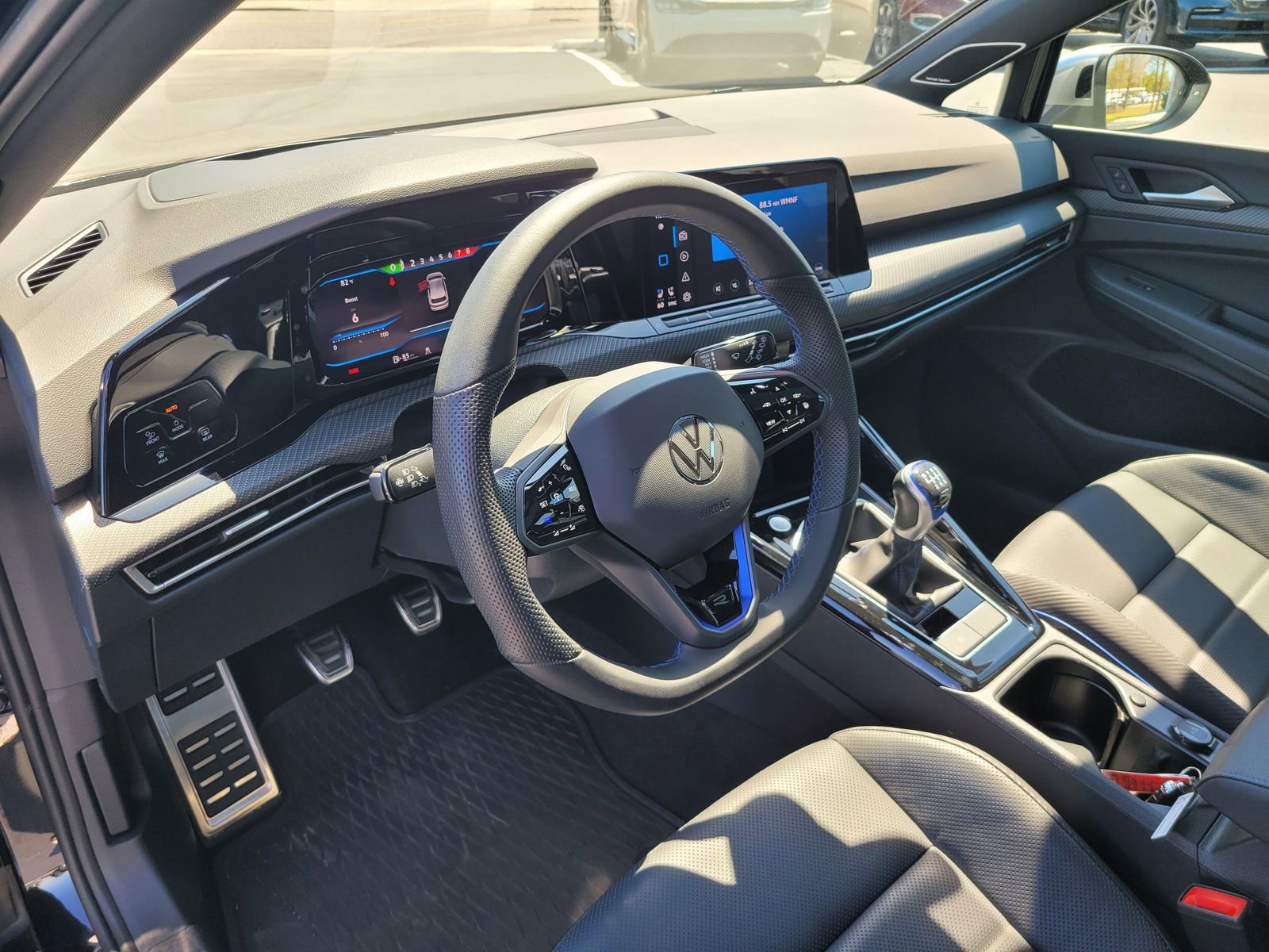 Used 2024 Volkswagen Golf R 2.0T image 22