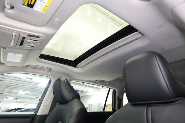 Used 2021 Toyota Highlander XLE image 28