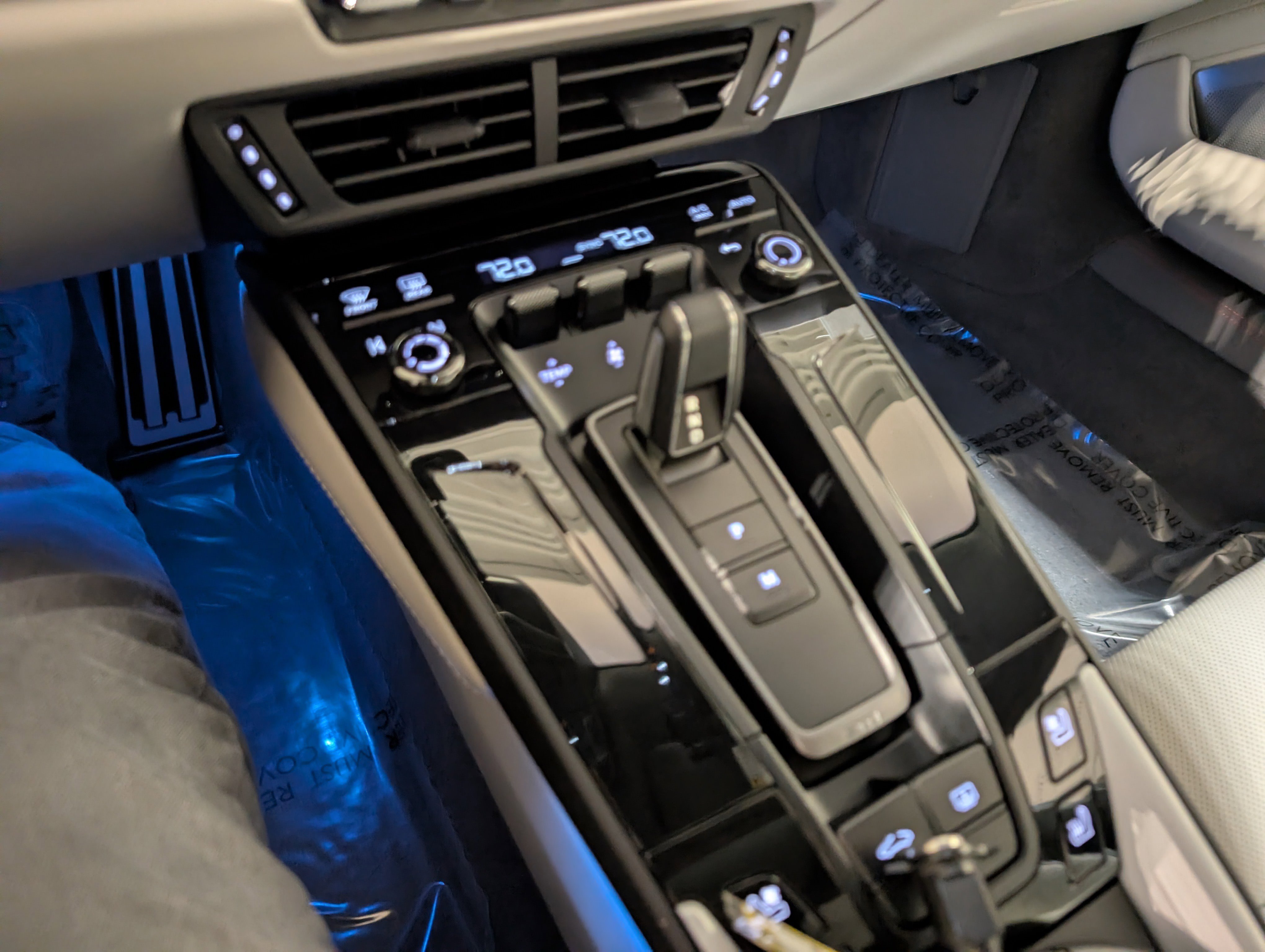 Certified 2025 Porsche 911 Carrera RWD image 35