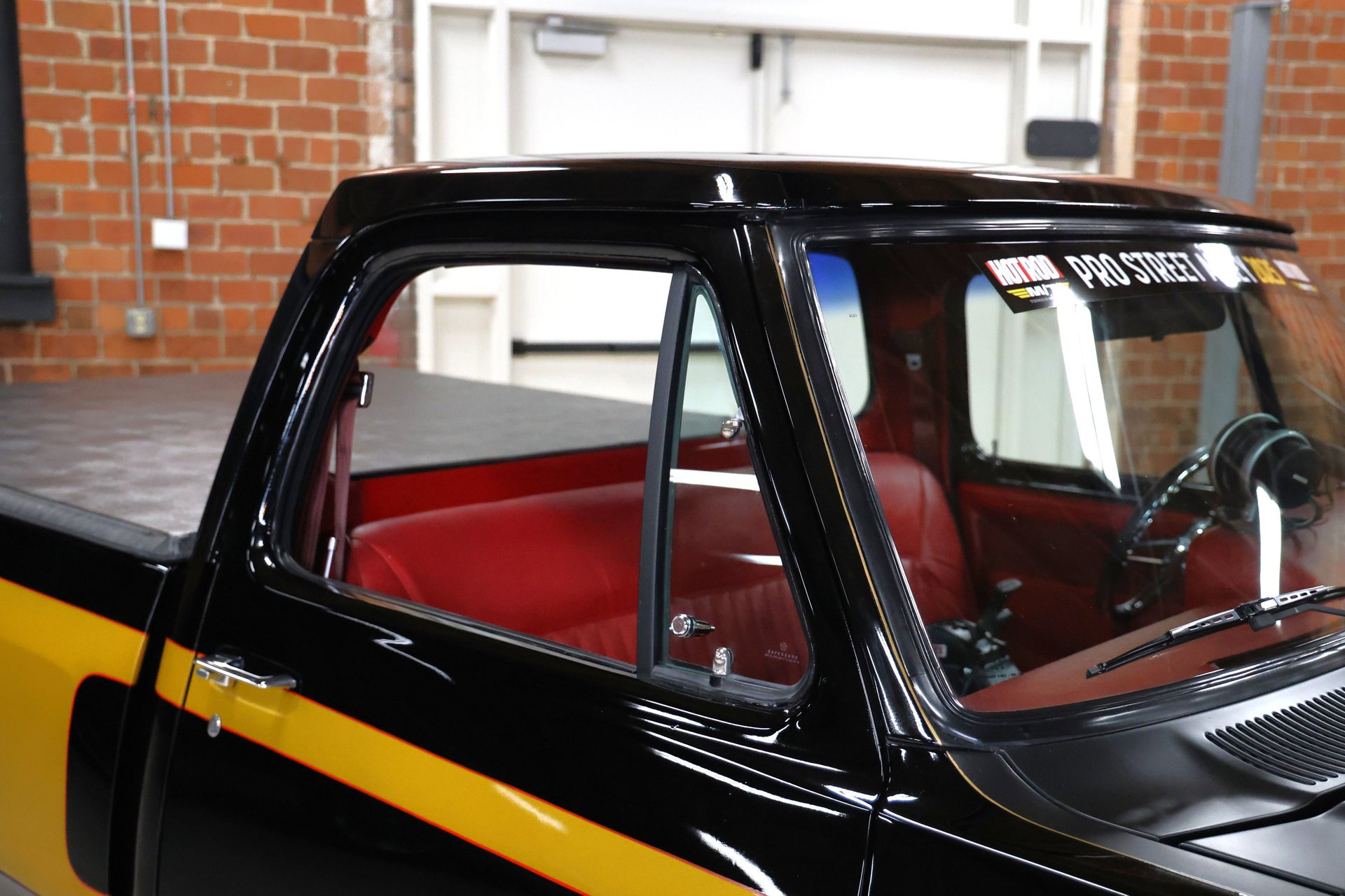 Used 1992 Dodge D/W Truck 150 image 22