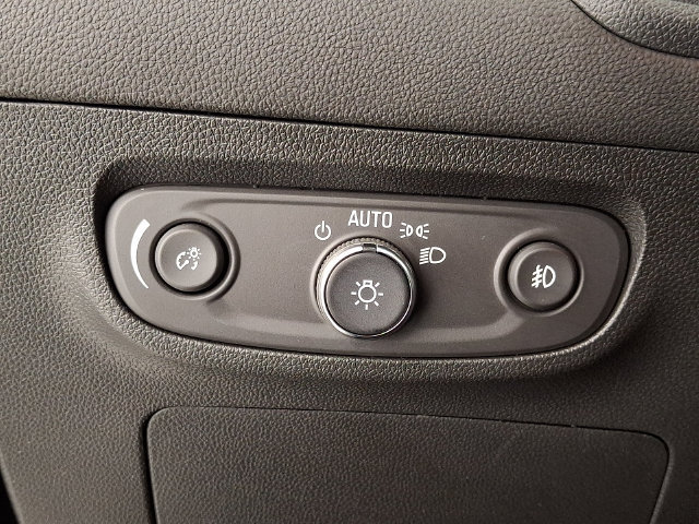 Used 2022 Buick Encore GX Select w/ Advanced Technology Package FWD image 32